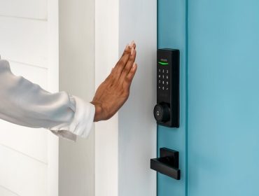 Philips 5000 Series Smart Deadbolt Can Be Opened Using Key, PIN Code, App, and Even Palm Biometrics